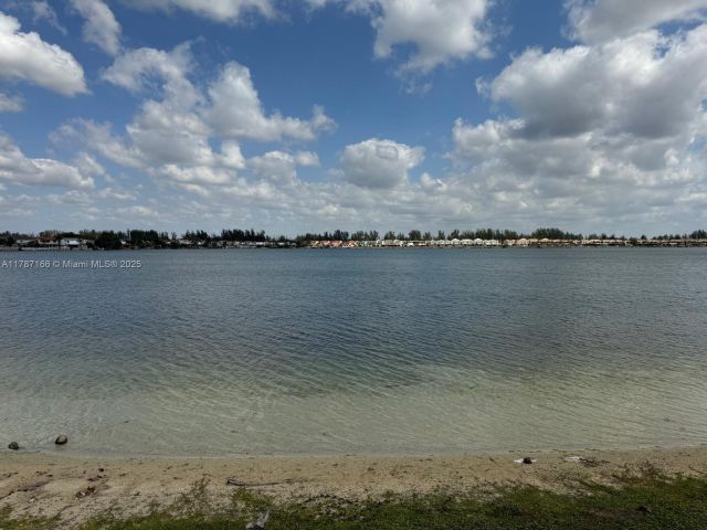 Продажа дома по адресу 12355 NW 7th Ln - фото 5886416