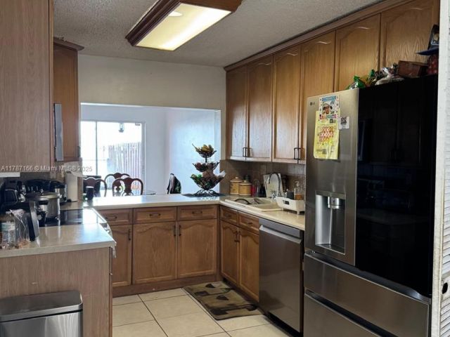 Продажа дома по адресу 12355 NW 7th Ln - фото 5886417