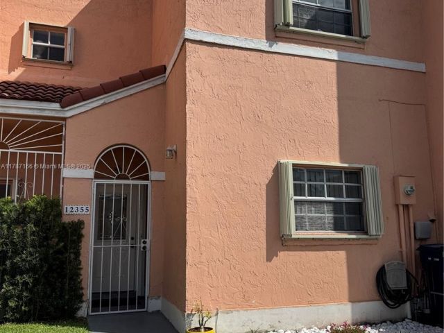 Продажа дома по адресу 12355 NW 7th Ln - фото 5886419