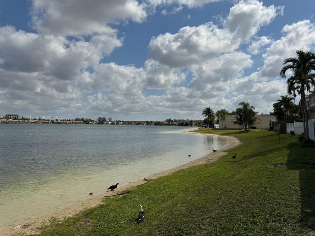 Продажа дома по адресу 12355 NW 7th Ln - фото 5886425