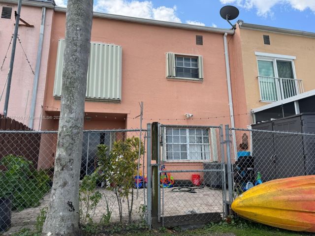 Продажа дома по адресу 12355 NW 7th Ln - фото 5886426