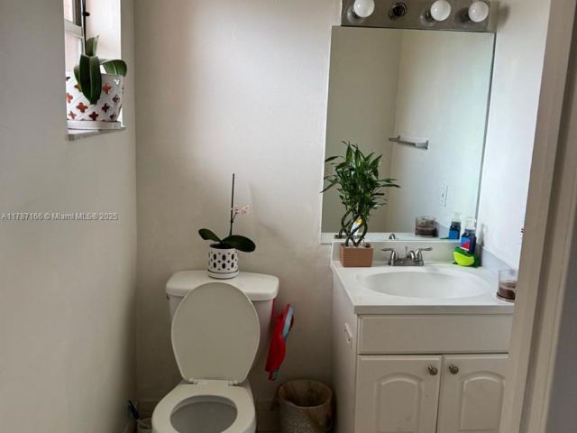 Продажа дома по адресу 12355 NW 7th Ln - фото 5886429