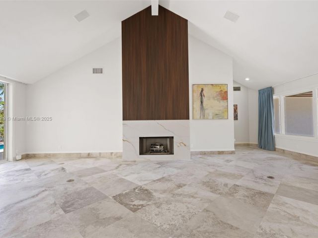 Продажа дома по адресу 2561 Lucille Dr - фото 6270994