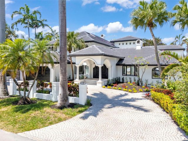 Продажа дома по адресу 2561 Lucille Dr - фото 6271002