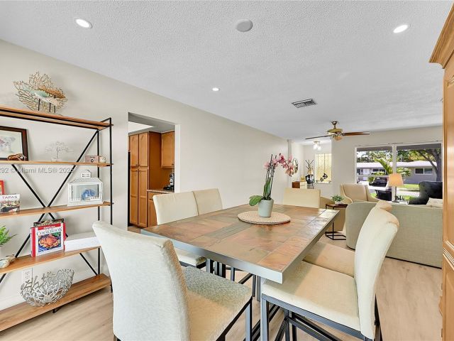 Продажа дома по адресу 2133 NE 63rd Ct - фото 5890260