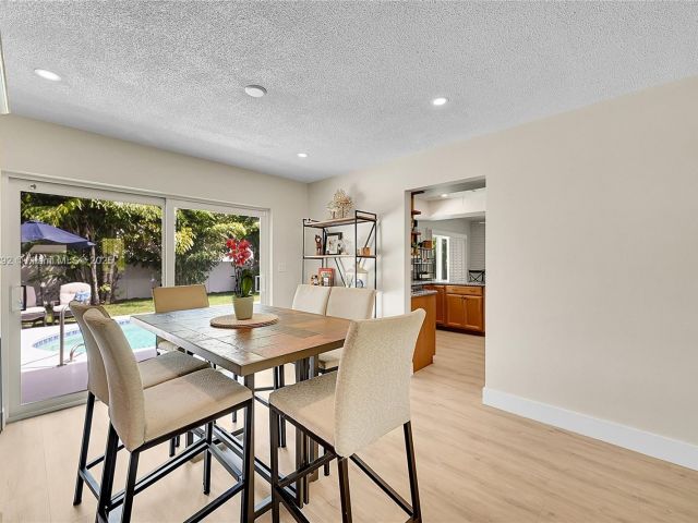 Продажа дома по адресу 2133 NE 63rd Ct - фото 5890261