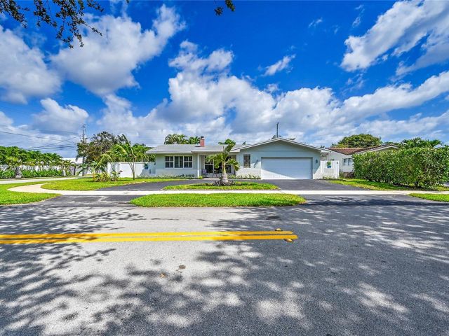 Продажа дома по адресу 2133 NE 63rd Ct - фото 5890268