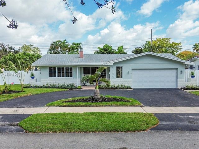 Продажа дома по адресу 2133 NE 63rd Ct - фото 5890270