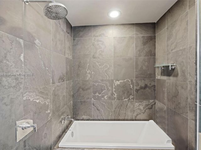 Продажа квартиры #2410 - фото 5920098