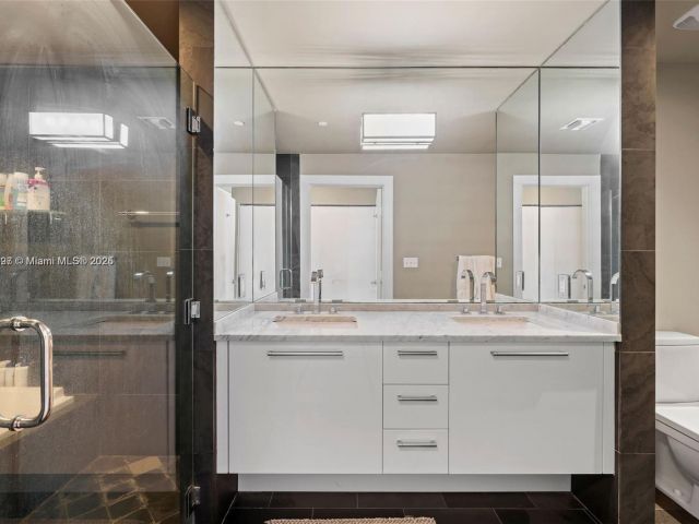 Продажа квартиры #2410 - фото 5920101