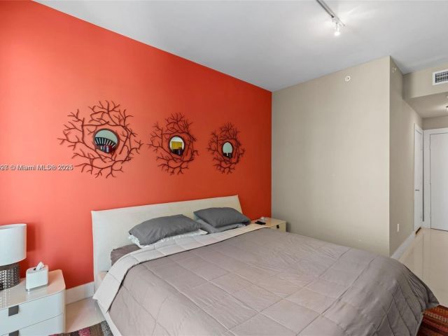 Продажа квартиры #2410 - фото 5920102