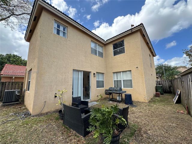 Продажа дома по адресу 1930 SE 14th Ct - фото 5870127