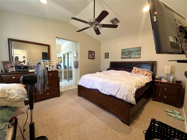 Продажа дома по адресу 1930 SE 14th Ct - фото 5870130