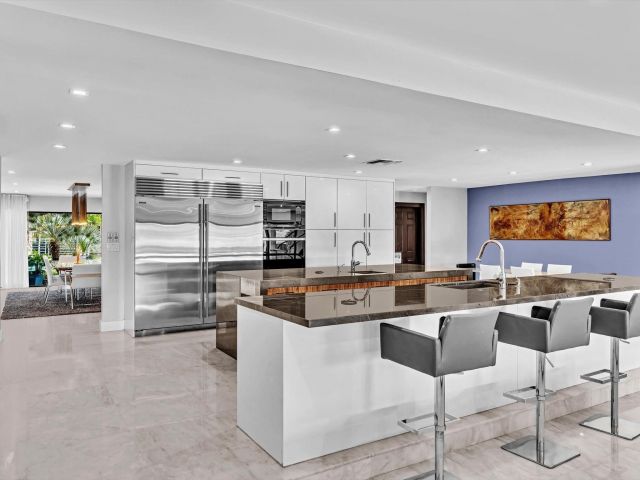 Продажа дома по адресу 4621 NE 25th Ave - фото 5934842