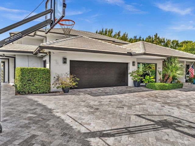 Продажа дома по адресу 4621 NE 25th Ave - фото 5934846