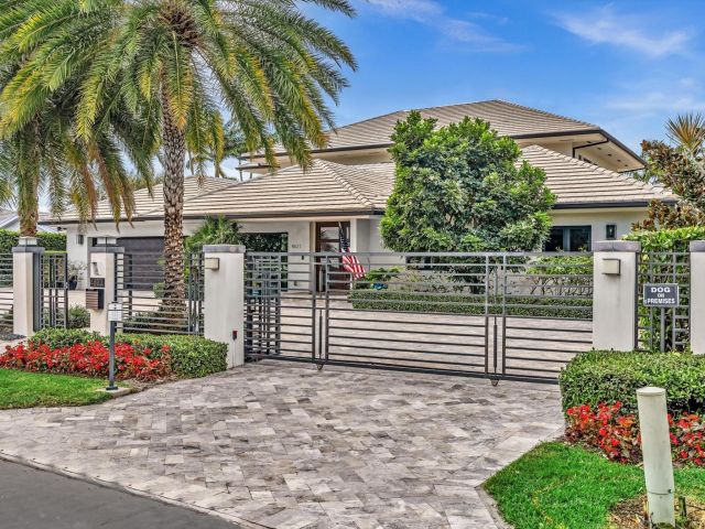 Продажа дома по адресу 4621 NE 25th Ave - фото 5934847