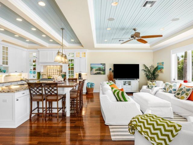 Продажа дома по адресу 960 Dogwood Drive - фото 5950579