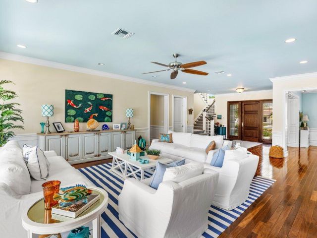 Продажа дома по адресу 960 Dogwood Drive - фото 5950581