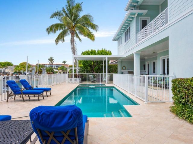 Продажа дома по адресу 960 Dogwood Drive - фото 5950589