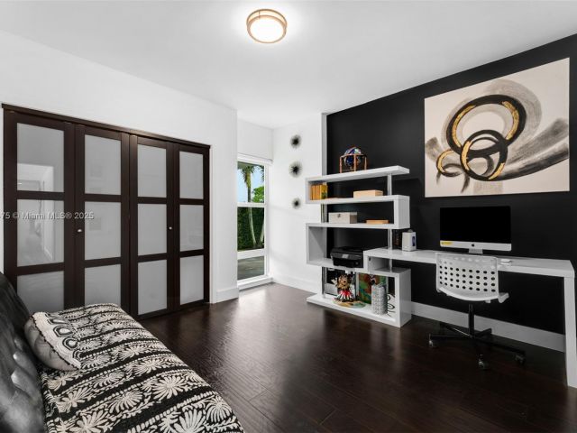 Продажа дома по адресу 8820 SW 104th St - фото 5930868