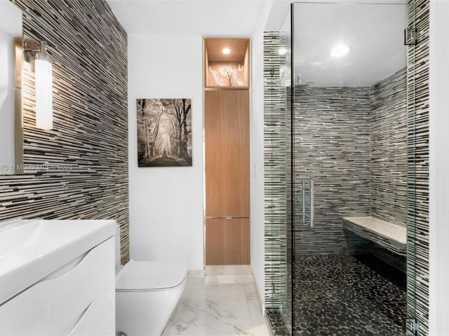 Продажа дома по адресу 8820 SW 104th St - фото 5930869