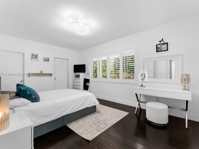 Продажа дома по адресу 8820 SW 104th St - фото 5930873