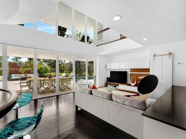 Продажа дома по адресу 8820 SW 104th St - фото 5930879