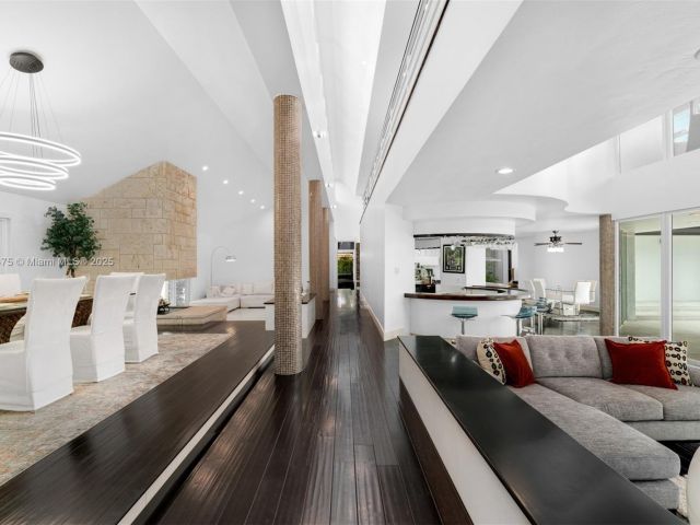 Продажа дома по адресу 8820 SW 104th St - фото 5930881