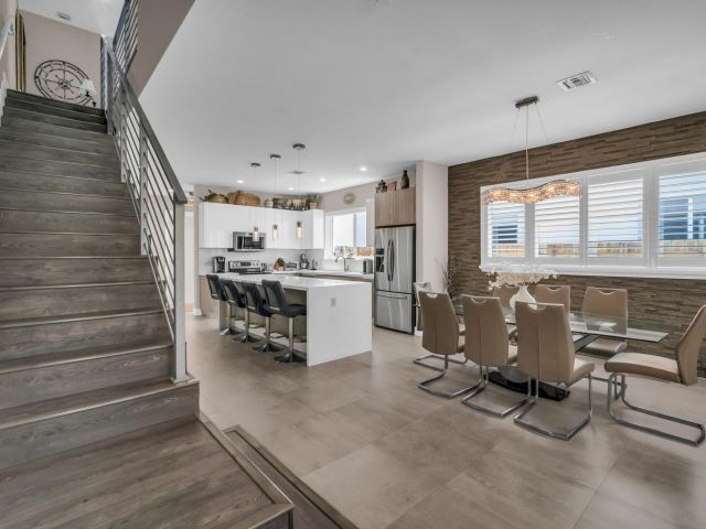 Продажа дома по адресу 807 SW 7th Ave - фото 6114177