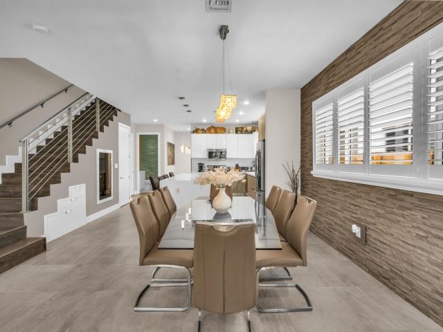 Продажа дома по адресу 807 SW 7th Ave - фото 6114182