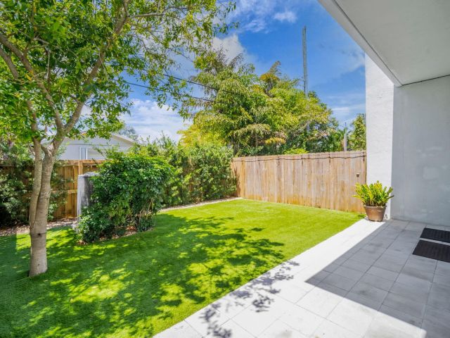 Продажа дома по адресу 807 SW 7th Ave - фото 6114190