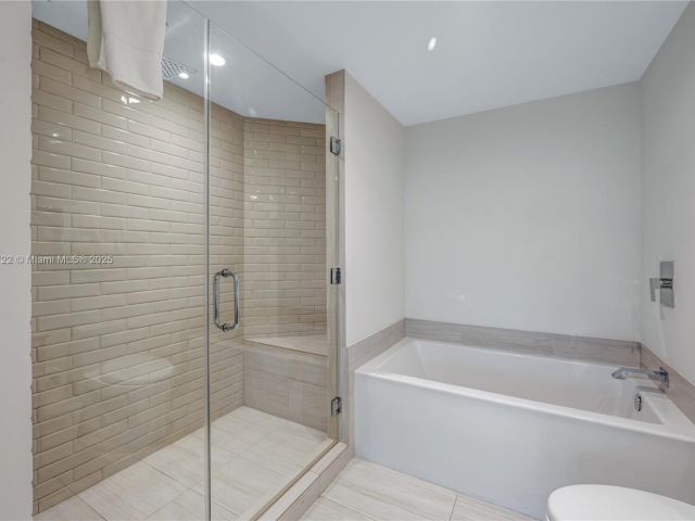 Продажа квартиры #R2501 - фото 5919138