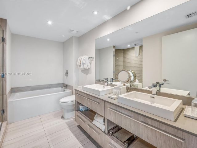 Продажа квартиры #R2501 - фото 5919139