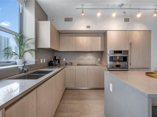 Продажа квартиры #R2501 - фото 5919143