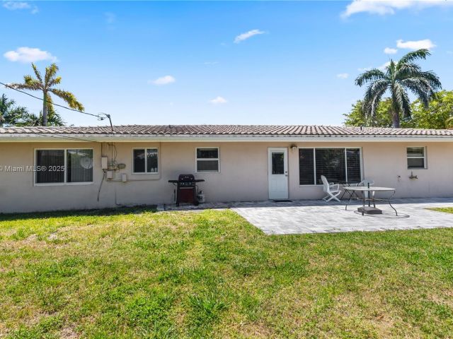 Продажа дома по адресу 1031 SE 14th Dr - фото 5894394