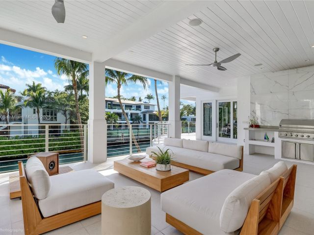 Продажа дома по адресу 3835 Carole Ct - фото 5949022