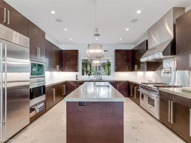 Продажа дома по адресу 3835 Carole Ct - фото 5949026