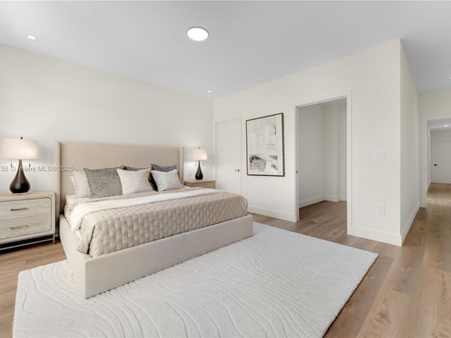 Продажа дома по адресу 3073 Hibiscus St 1 - фото 5976986