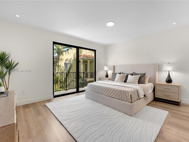 Продажа дома по адресу 3073 Hibiscus St 1 - фото 5976987