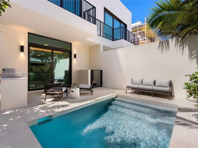 Продажа дома по адресу 3073 Hibiscus St 1 - фото 5976990