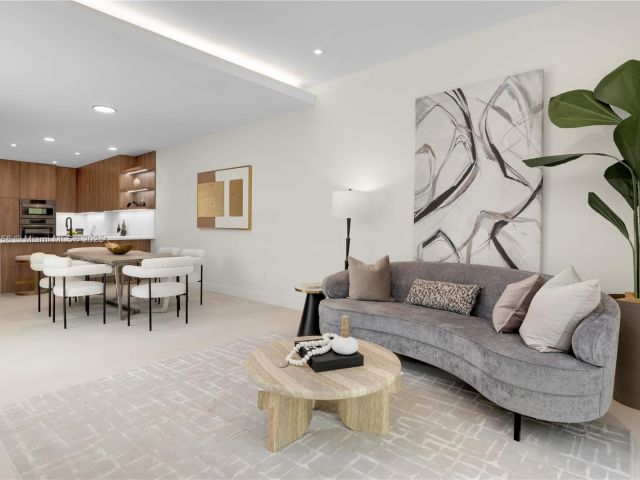 Продажа дома по адресу 3073 Hibiscus St 1 - фото 5976997