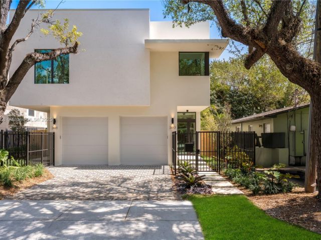 Продажа дома по адресу 3073 Hibiscus St 1 - фото 5977000