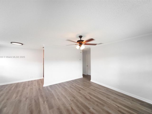 Продажа дома по адресу 621 Hudson Rd - фото 5865217