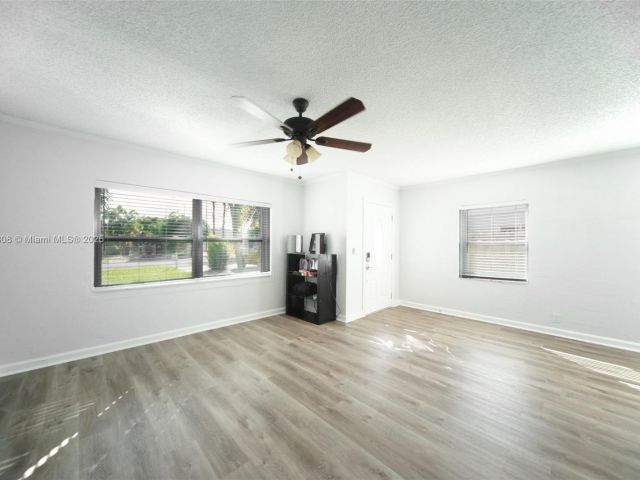 Продажа дома по адресу 621 Hudson Rd - фото 5865218