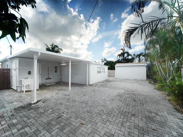 Продажа дома по адресу 621 Hudson Rd - фото 5865221