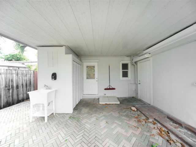 Продажа дома по адресу 621 Hudson Rd - фото 5865222