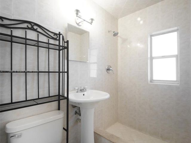 Продажа дома по адресу 621 Hudson Rd - фото 5865225