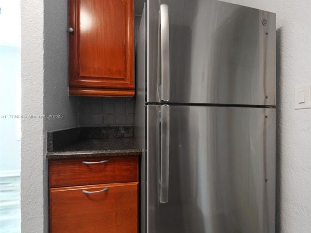 Продажа дома по адресу 621 Hudson Rd - фото 5865230