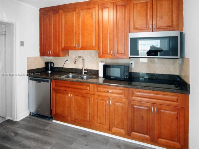 Продажа дома по адресу 621 Hudson Rd - фото 5865231