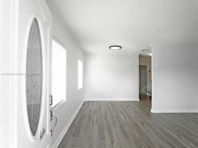 Продажа дома по адресу 621 Hudson Rd - фото 5865234